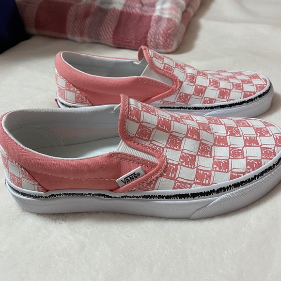 Vans Shoes - Woman’s vans BRAND NEW